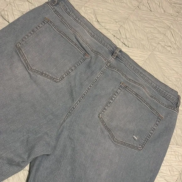Light Wash Straight Leg Jeans w/ Destruction - Picture 7 of 9